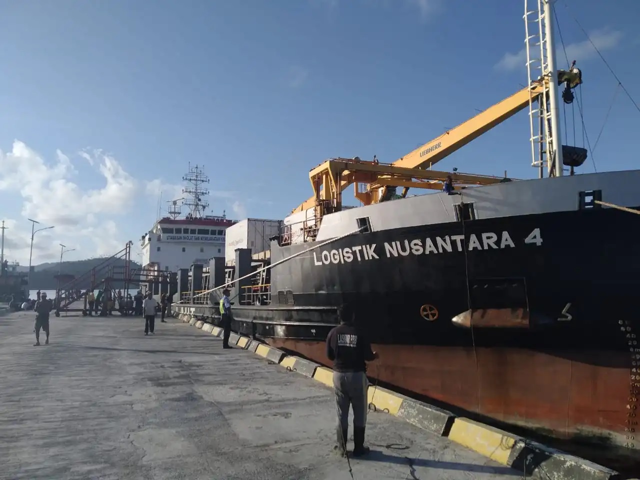 Kapal KM Logistk Nusantara 4 sedang bersandar di Pelabuhan Berhala./net