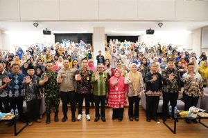 Sekda Kota Batam foto bersama saat sosialisasi Stunting./net